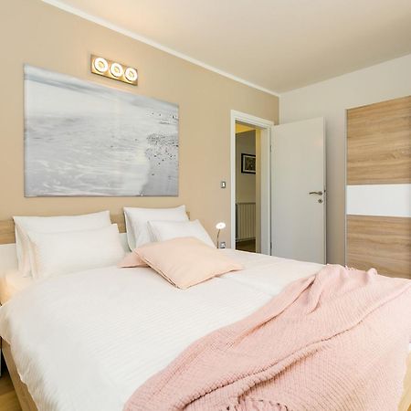 Pool Premium Apartment 弗尔萨尔 外观 照片