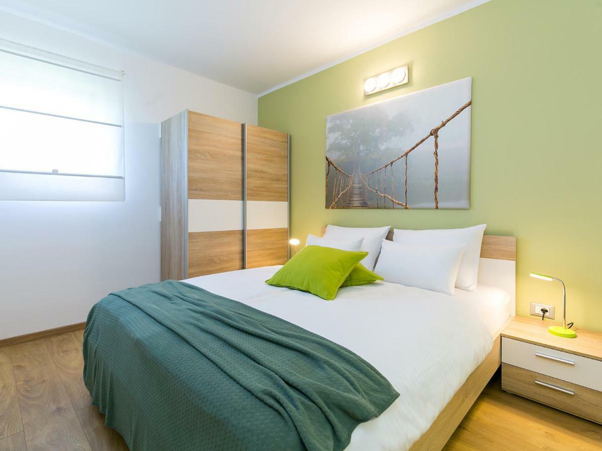 Pool Premium Apartment 弗尔萨尔 外观 照片