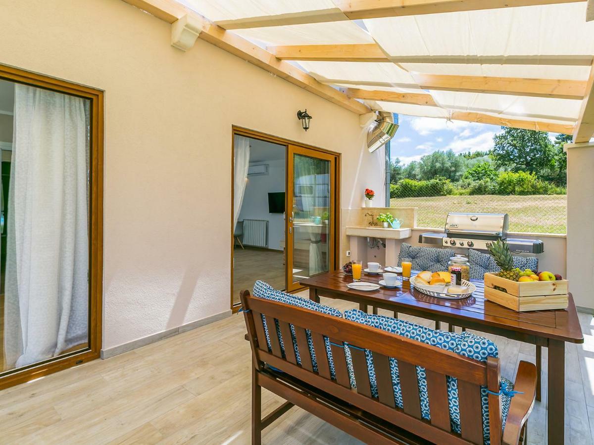 Pool Premium Apartment 弗尔萨尔 外观 照片