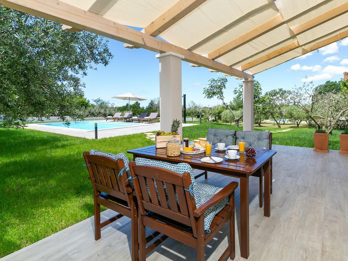 Pool Premium Apartment 弗尔萨尔 外观 照片