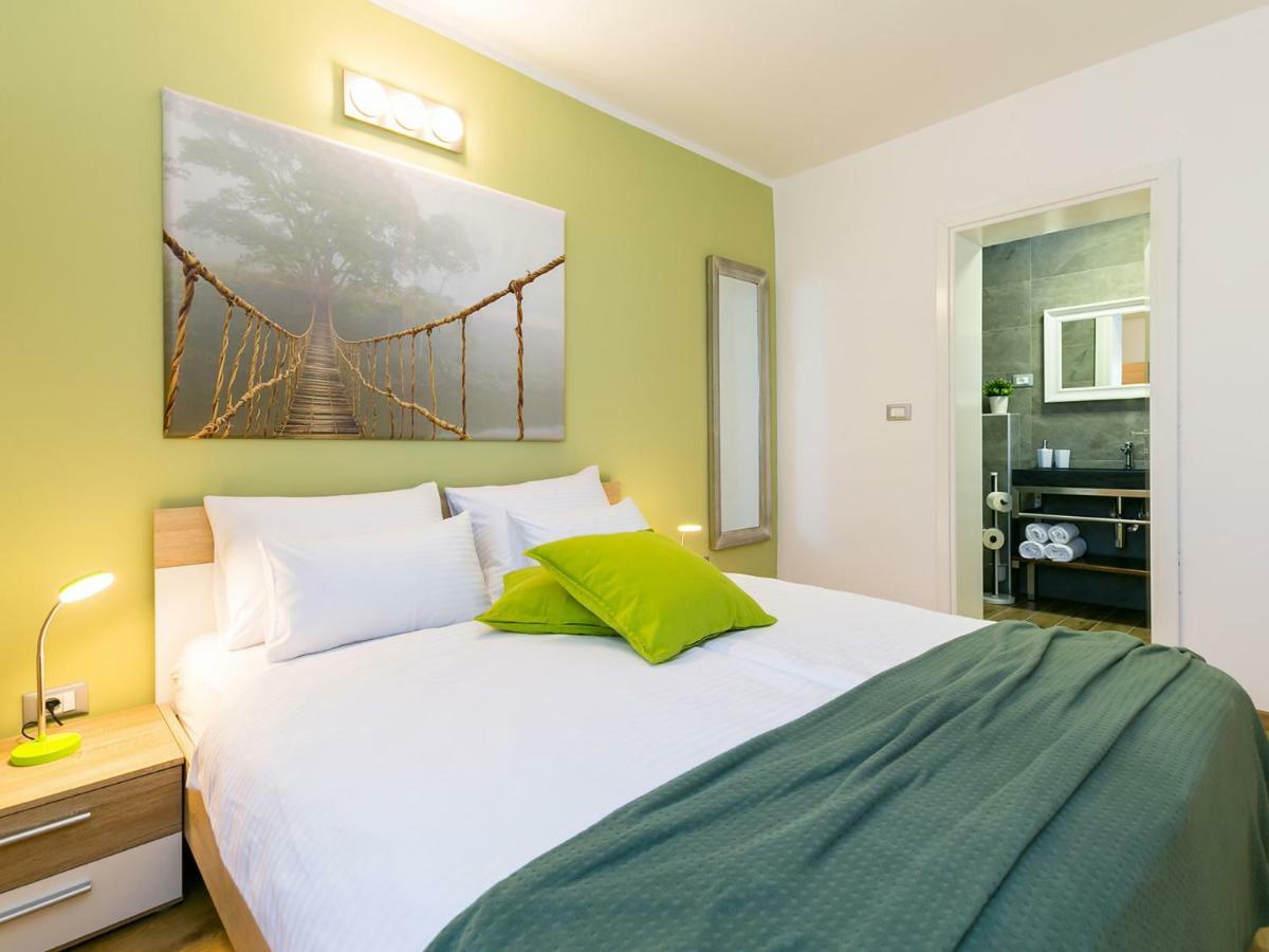 Pool Premium Apartment 弗尔萨尔 外观 照片