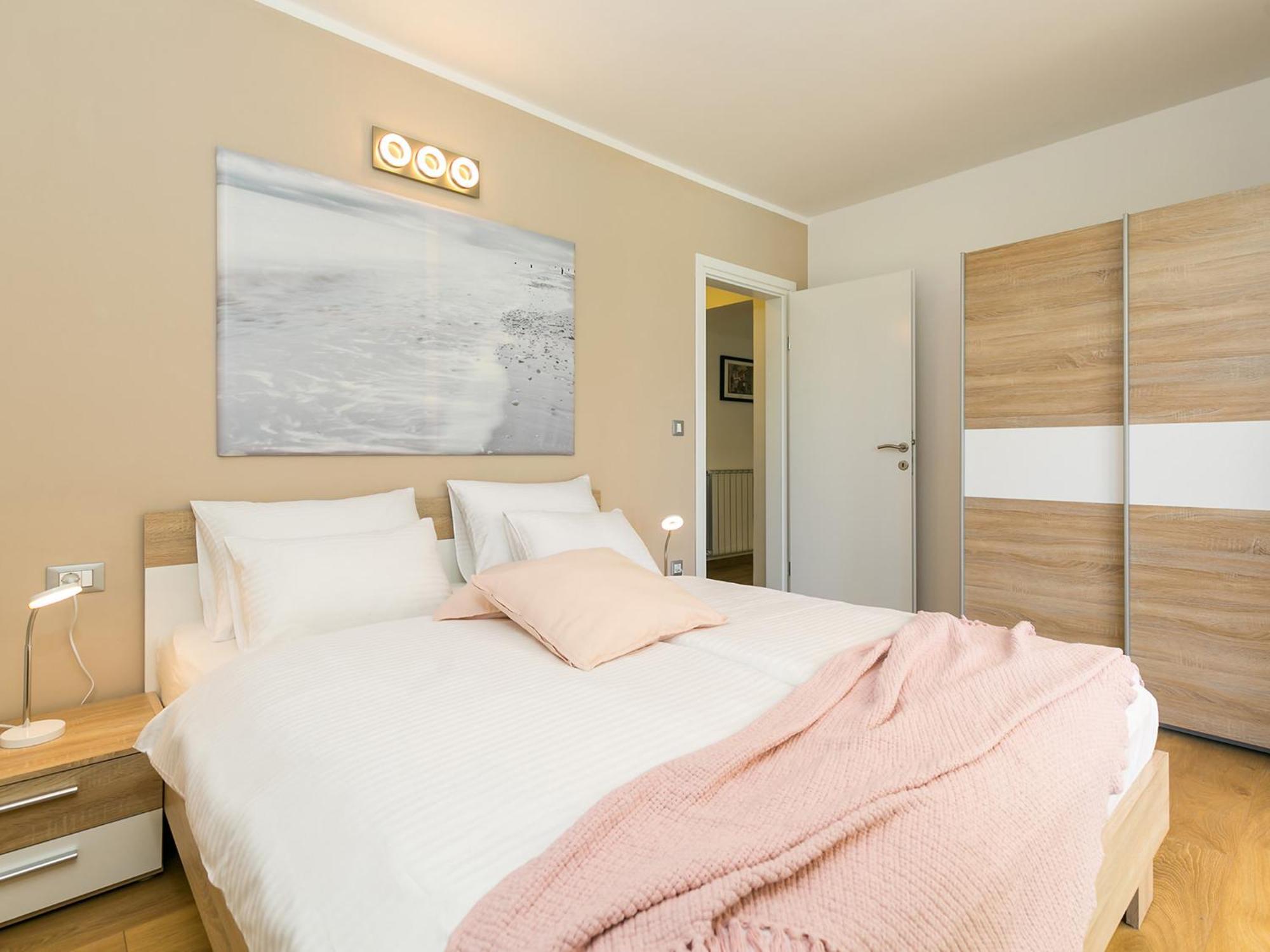 Pool Premium Apartment 弗尔萨尔 外观 照片
